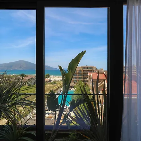 Apartment Majestic View Palm - Happy