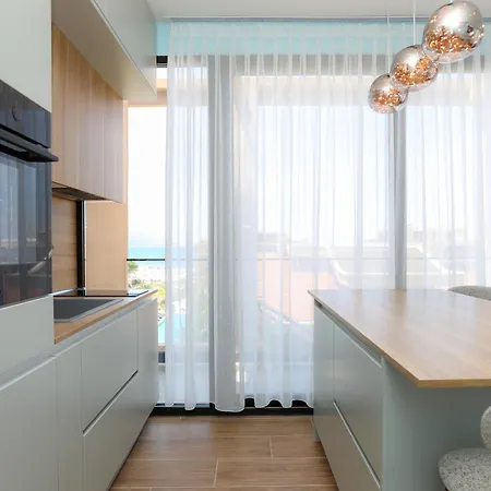 Majestic View Palm - Happy Apartment